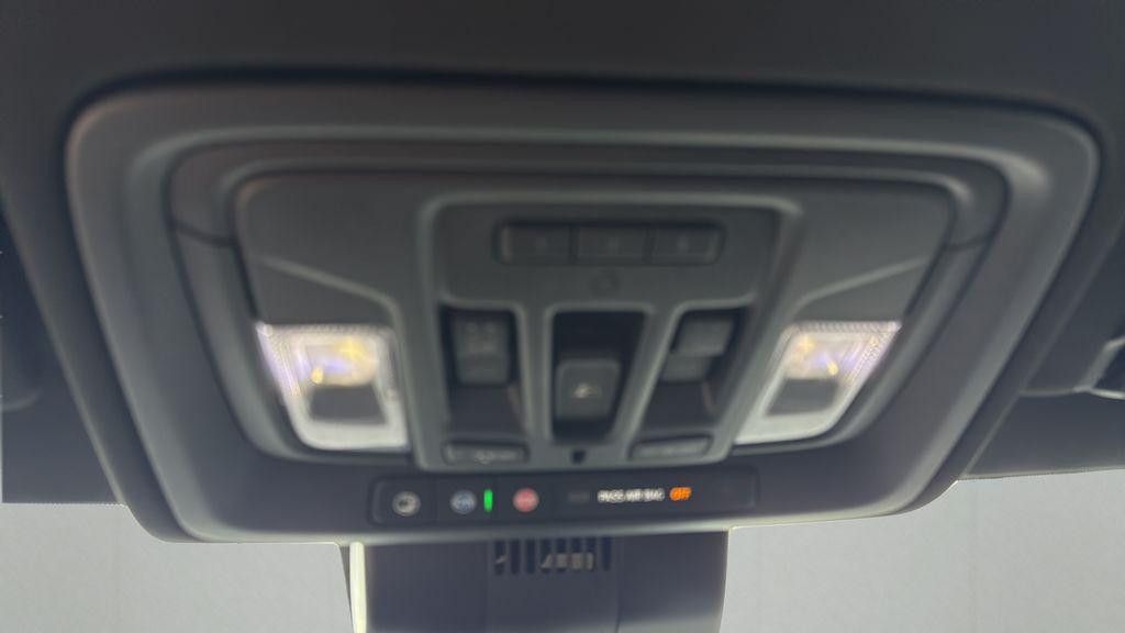 2026 GMC Sierra - photo 32