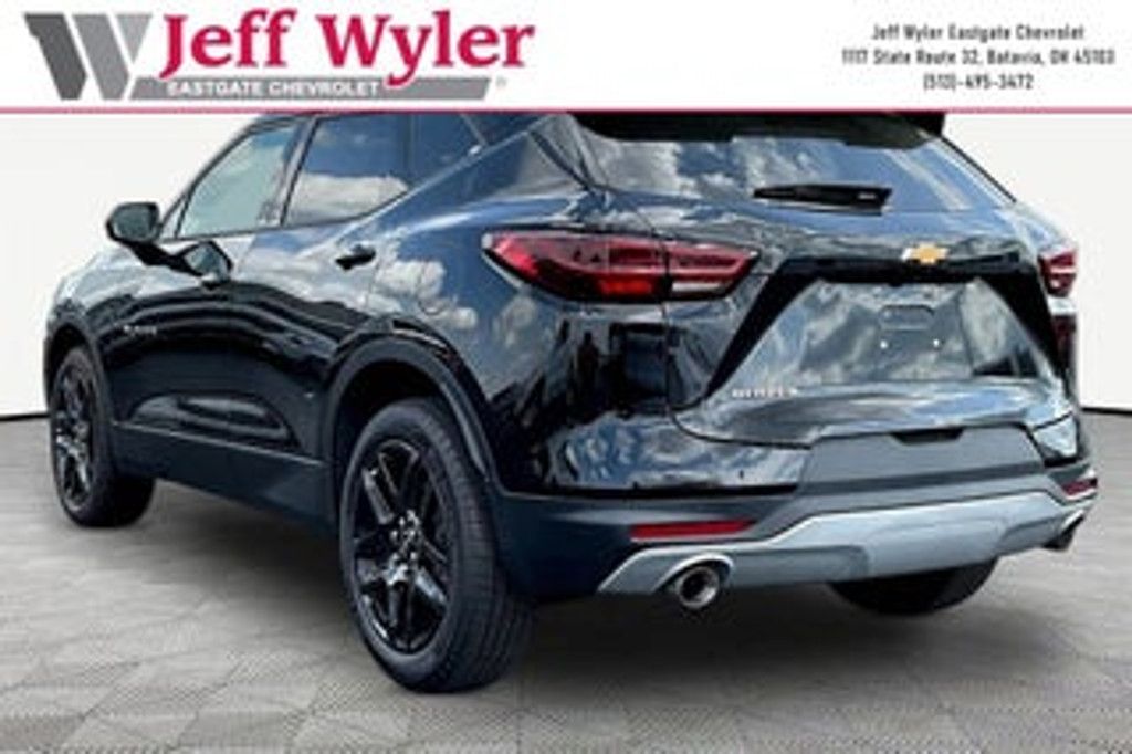 2025 SUBARU Forester - photo 6