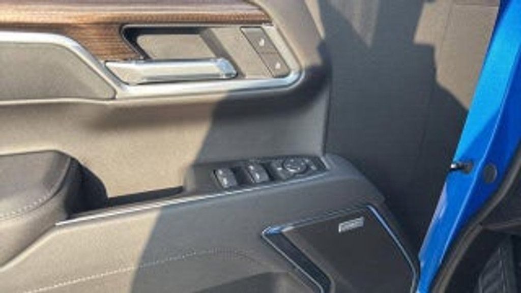 2026 CHEVROLET Silverado - photo 13