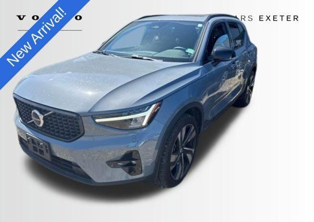 2023 Volvo XC40 Plus Dark