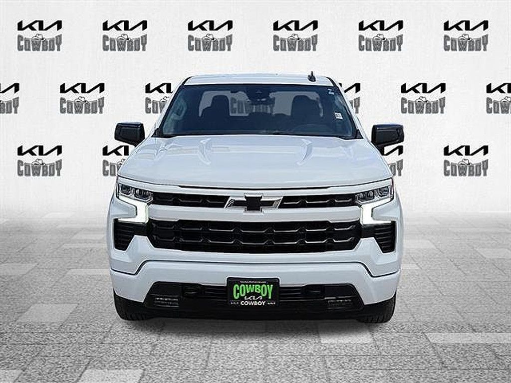 2026 CHEVROLET Silverado - photo 2