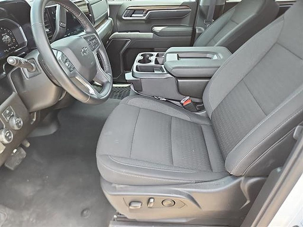2026 CHEVROLET Silverado - photo 13