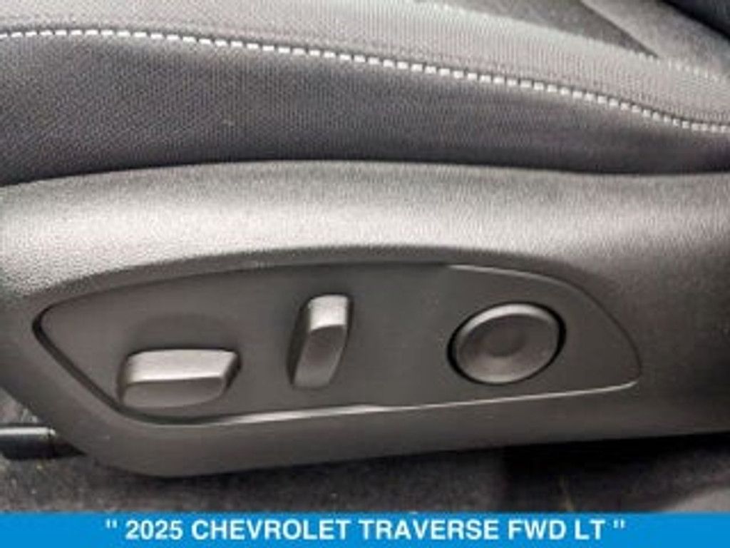 2024 CHEVROLET Traverse - photo 7