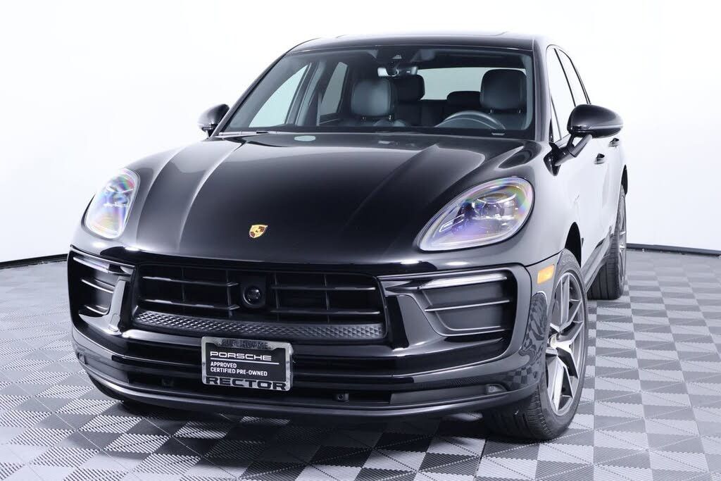 2025 Porsche Macan T