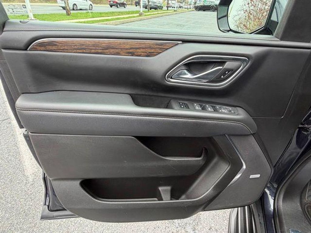 2023 CHEVROLET Suburban - photo 29