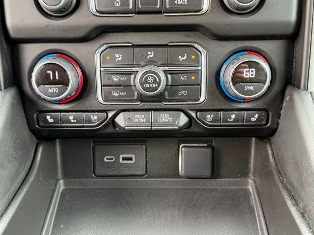 2023 CHEVROLET Suburban - photo 32