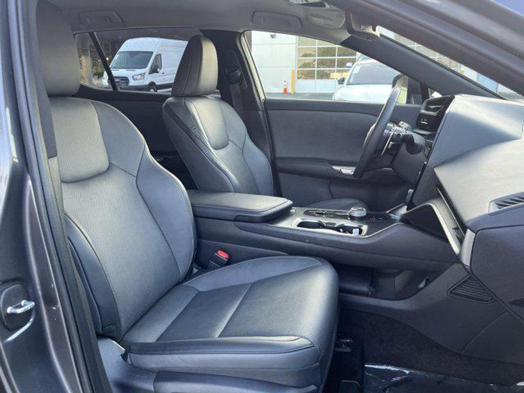 2025 LEXUS RZ - photo 28