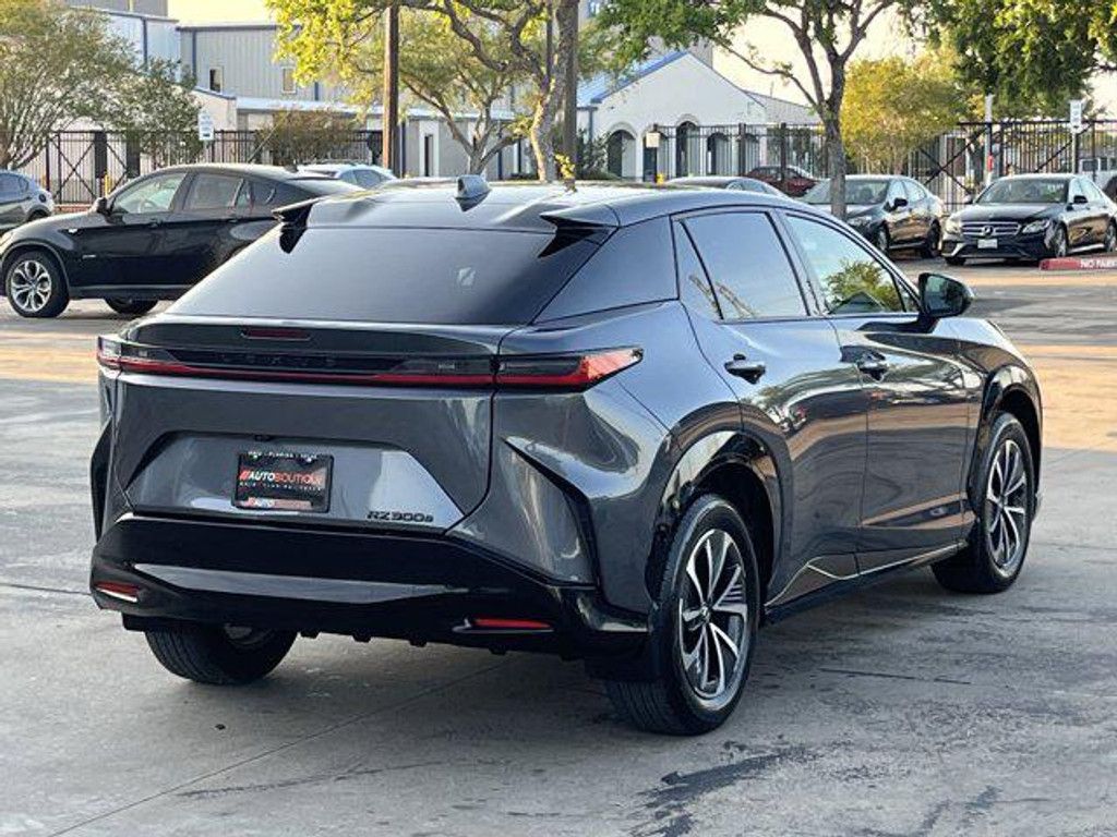 2025 LEXUS RZ - photo 8