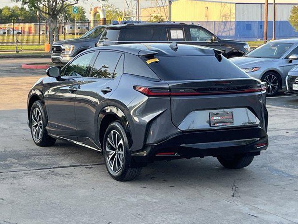 2025 LEXUS RZ - photo 9