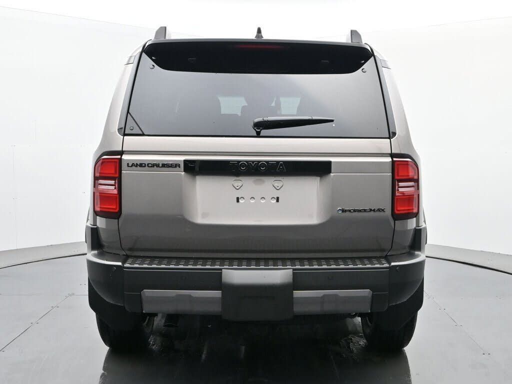 2026 TOYOTA Land Cruiser - photo 4
