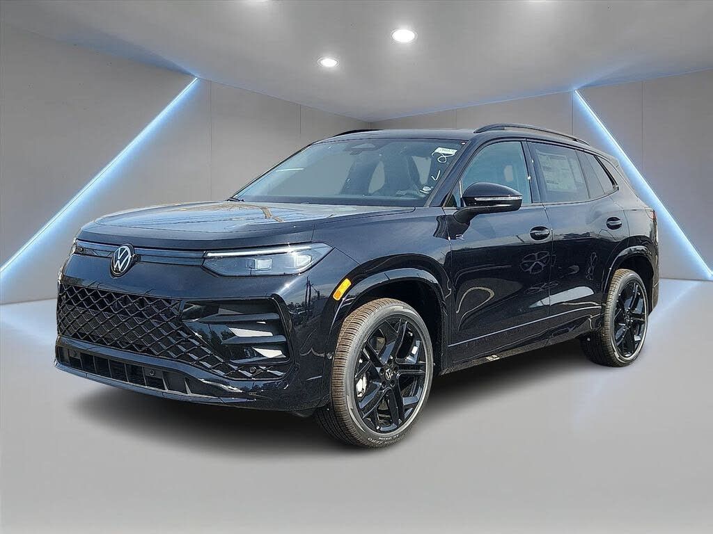 2026 VOLKSWAGEN Tiguan 4Motion SE R-Line Black for sale at Reydel Volkswagen of Linden