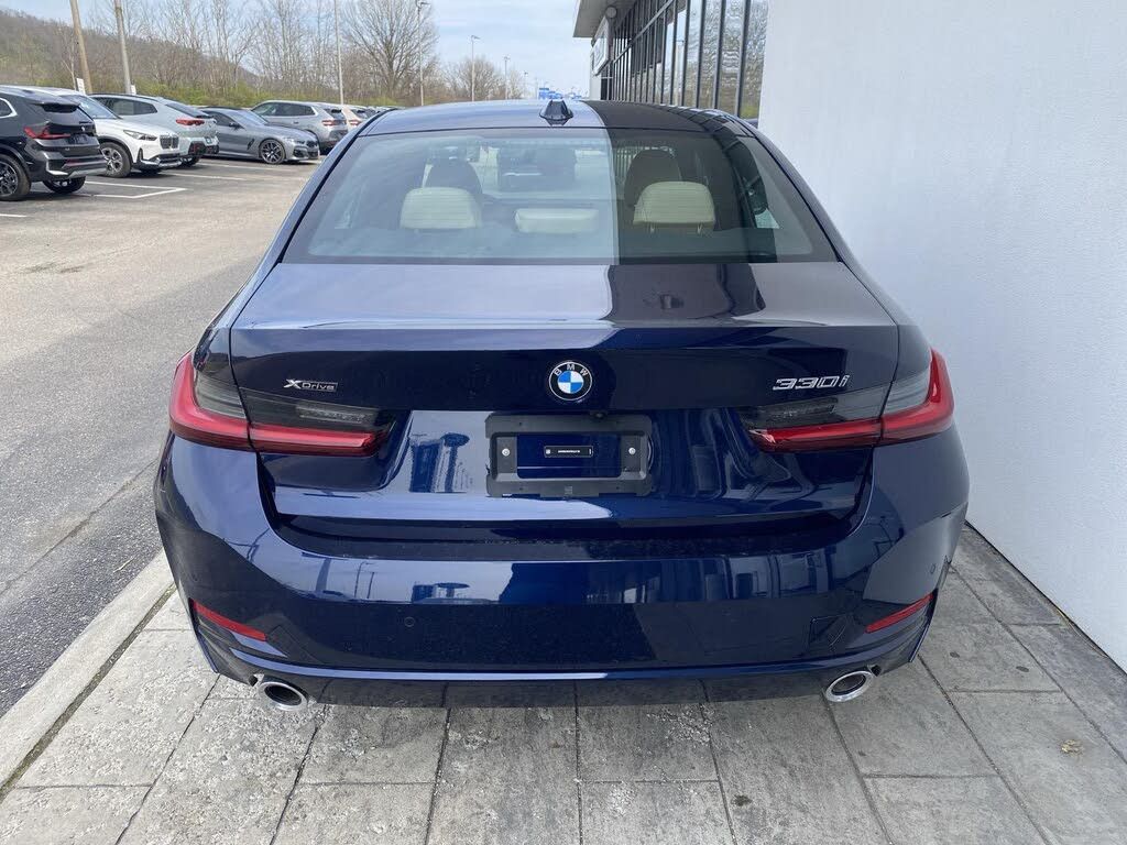 2026 BMW 330i - photo 5