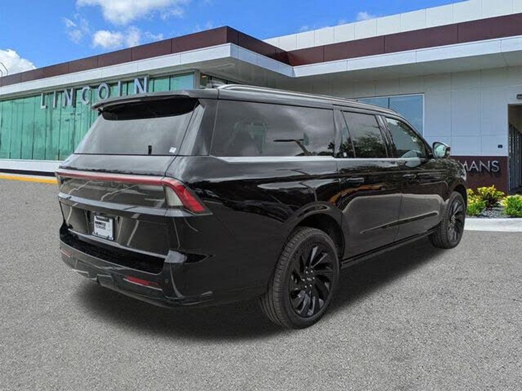 2026 LINCOLN Navigator L - photo 4
