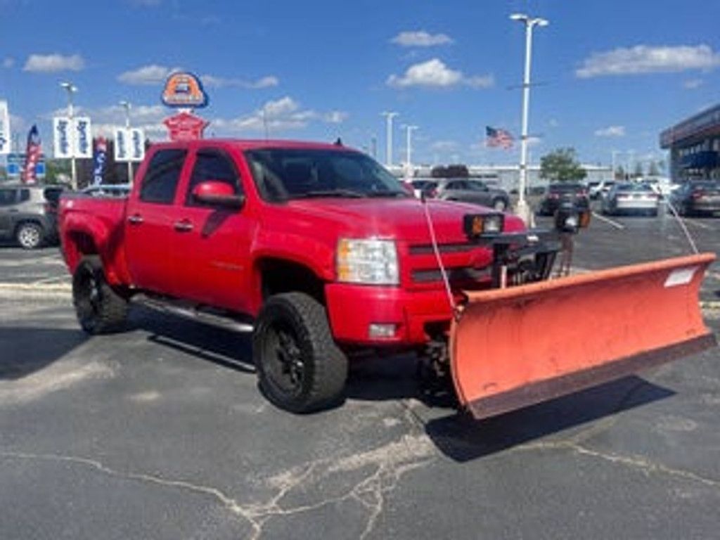 2011 CHEVROLET Silverado - main photo
