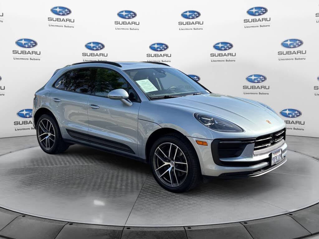 2025 Porsche Macan T