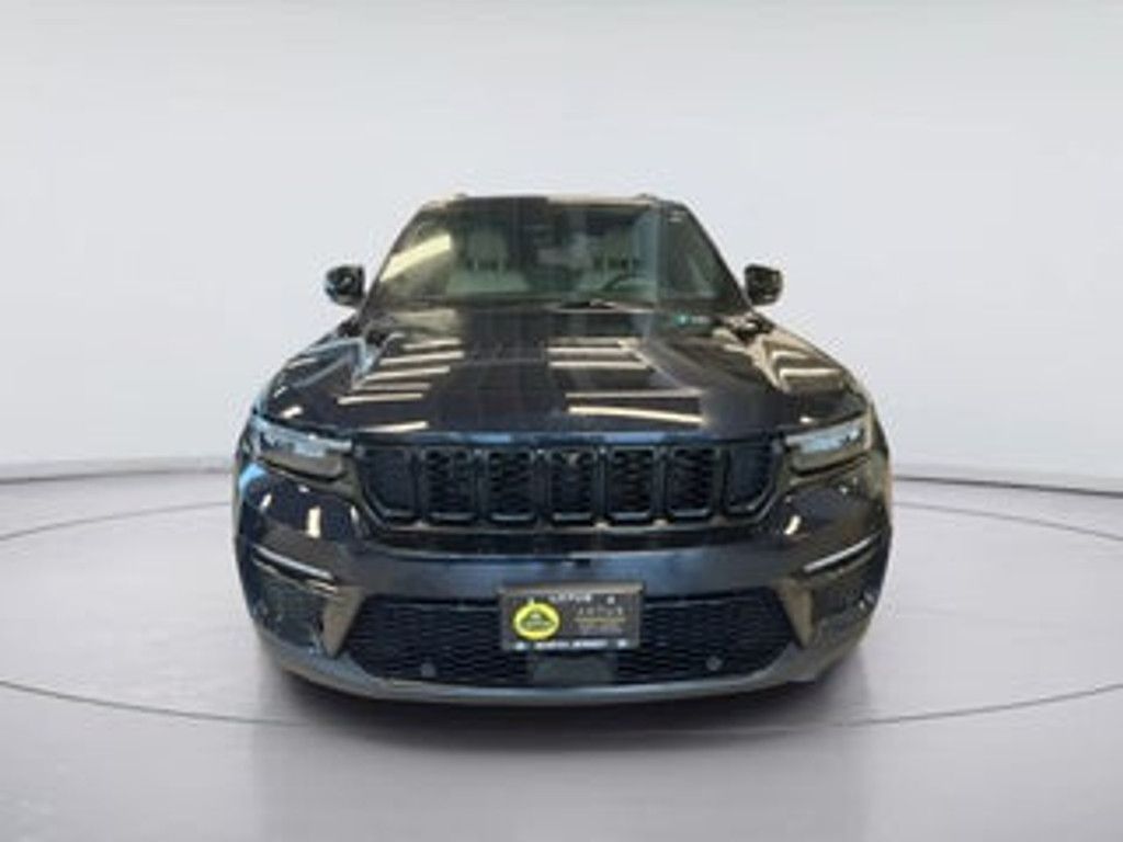 2026 Jeep Grand Cherokee Base Laredo