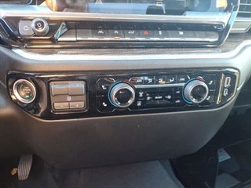 2026 CHEVROLET Silverado - photo 16