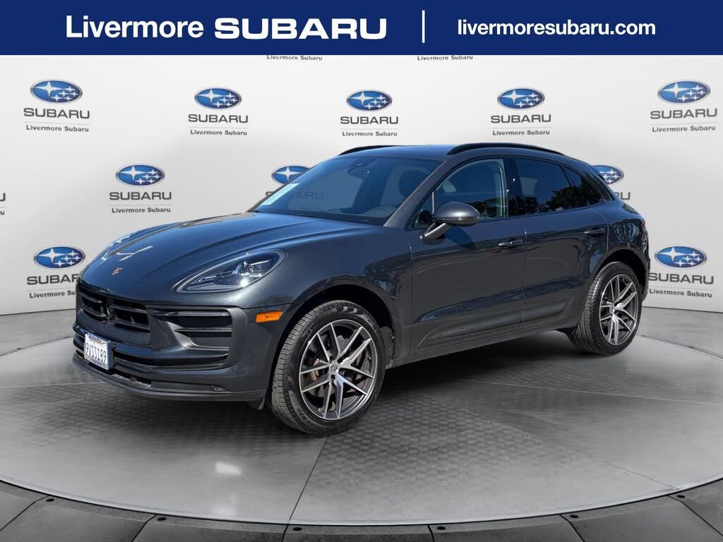 2025 PORSCHE Macan - main photo