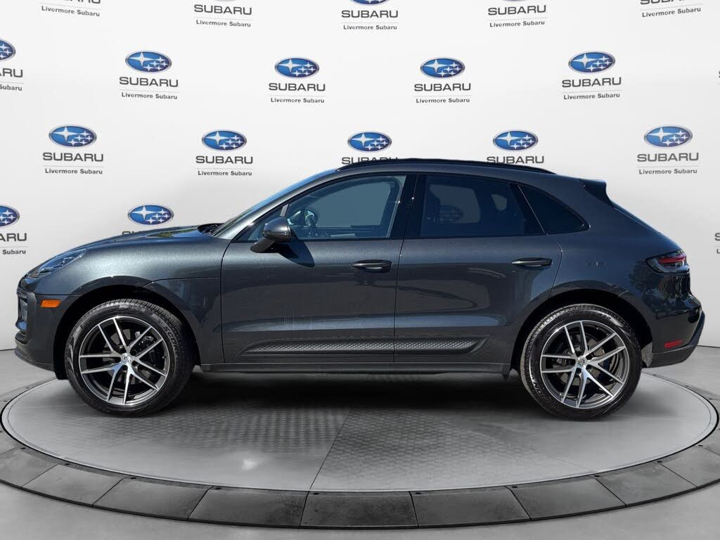 2025 PORSCHE Macan - photo 2