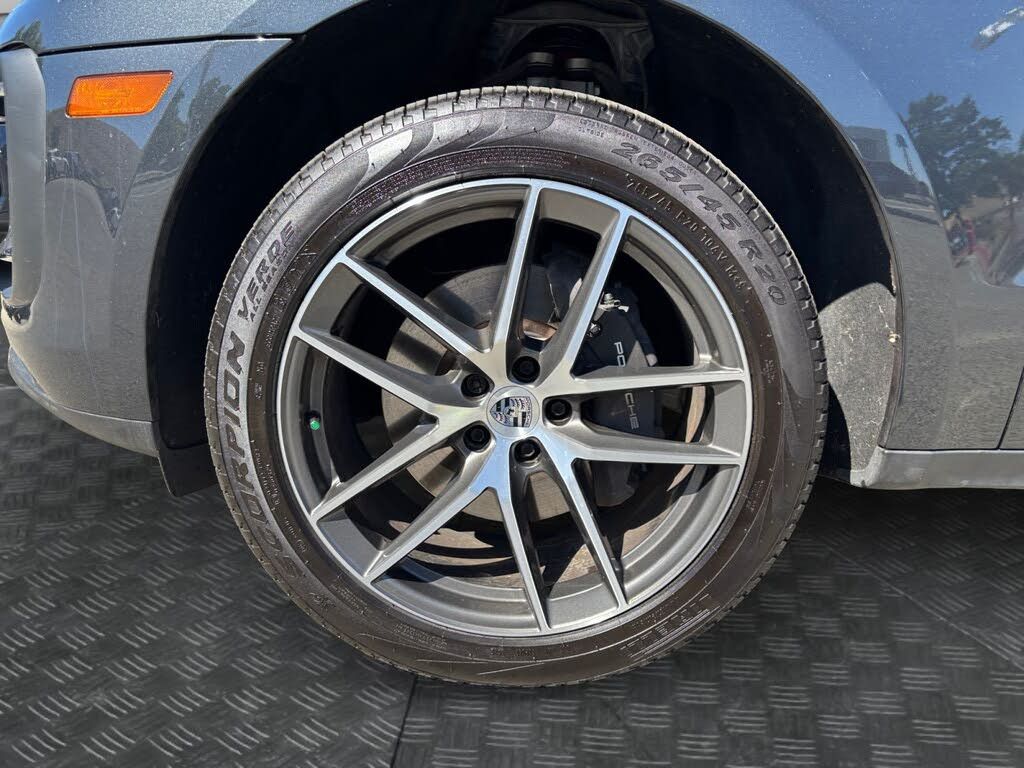 2025 PORSCHE Macan - photo 9