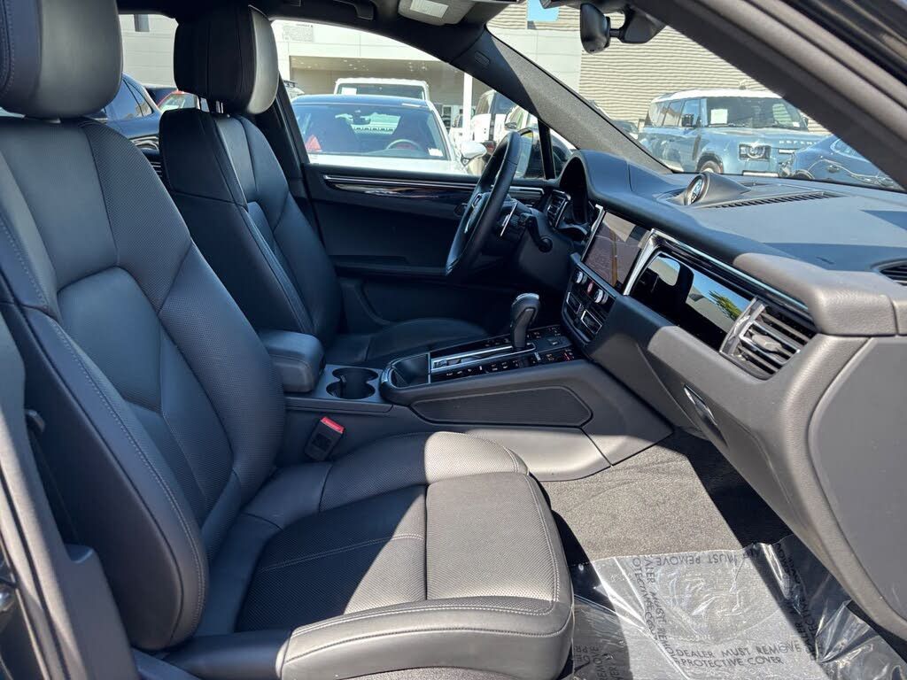2025 PORSCHE Macan - photo 17