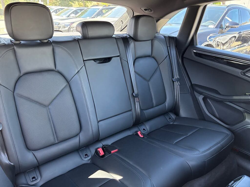 2025 PORSCHE Macan - photo 18