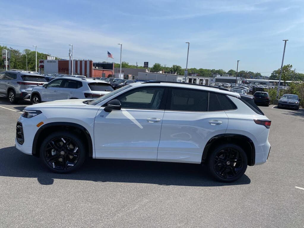 2026 VOLKSWAGEN Tiguan - photo 2