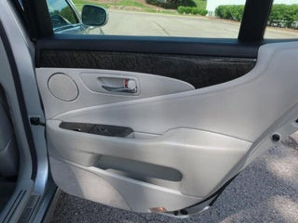 2007 LEXUS LS - photo 24