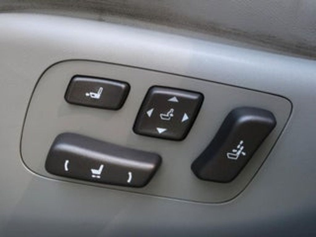 2007 LEXUS LS - photo 12
