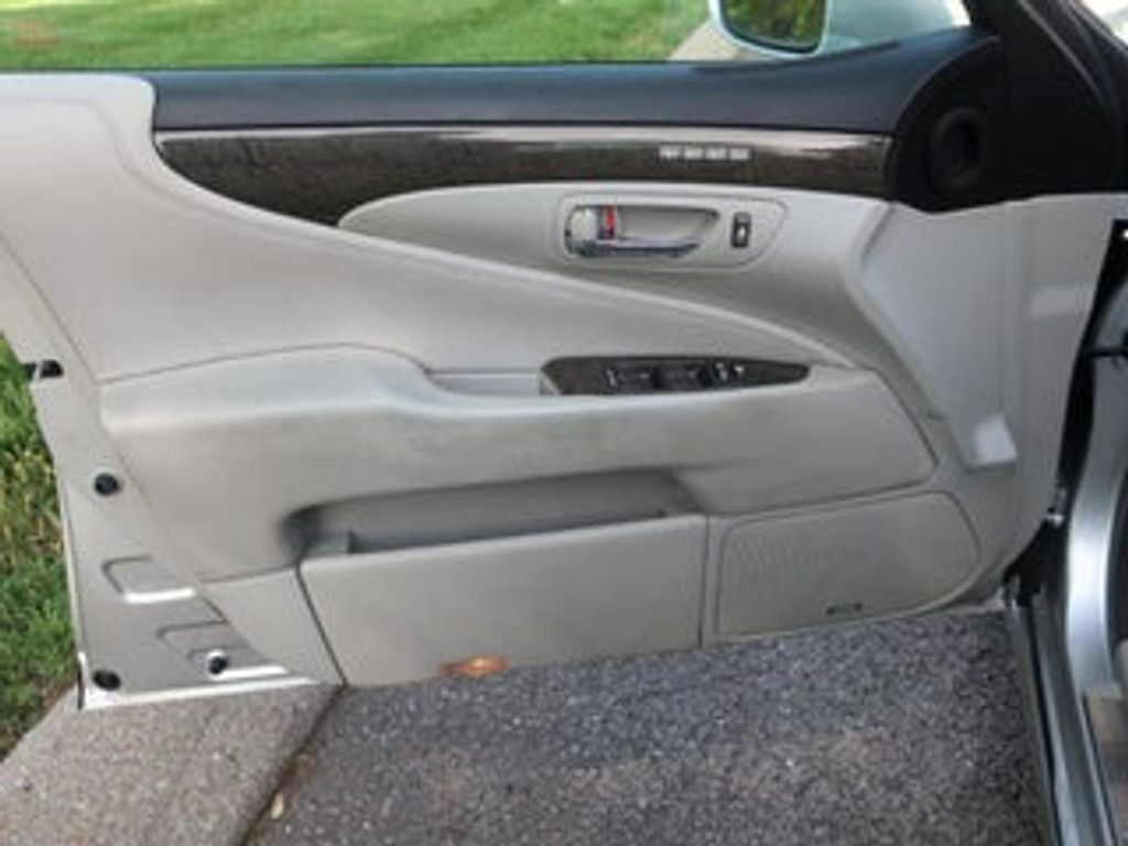 2007 LEXUS LS - photo 13