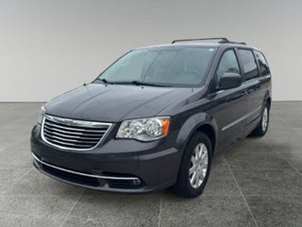 2016 Chrysler Town AND Country Touring