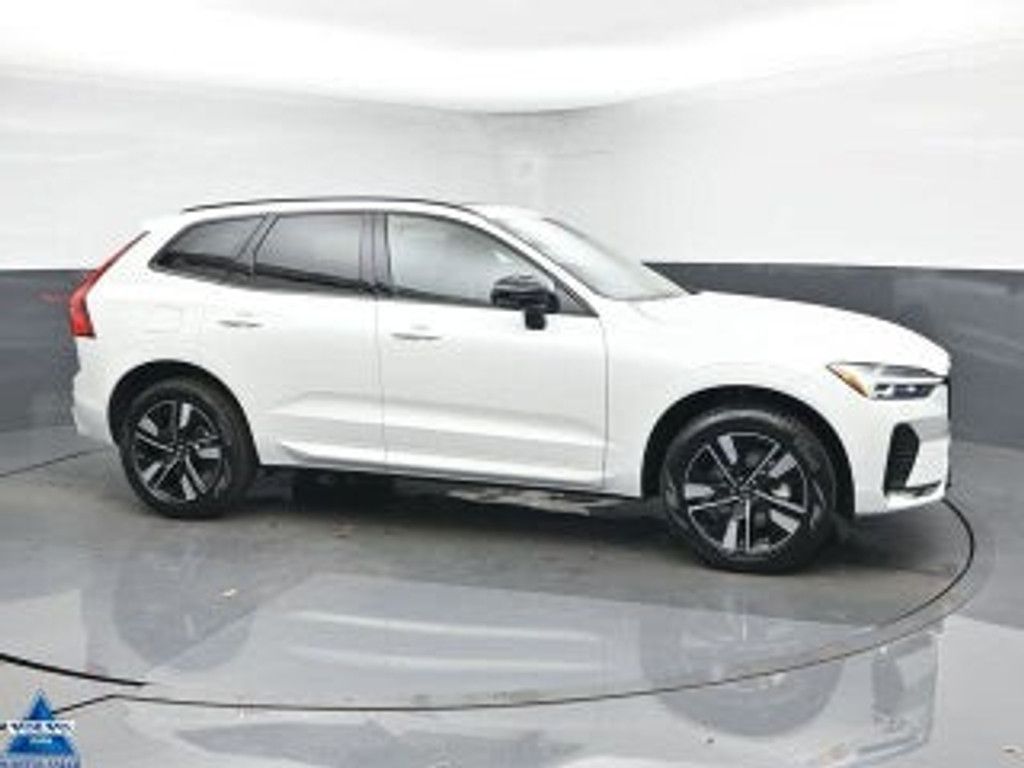 2024 Volvo XC60 Ultimate Dark