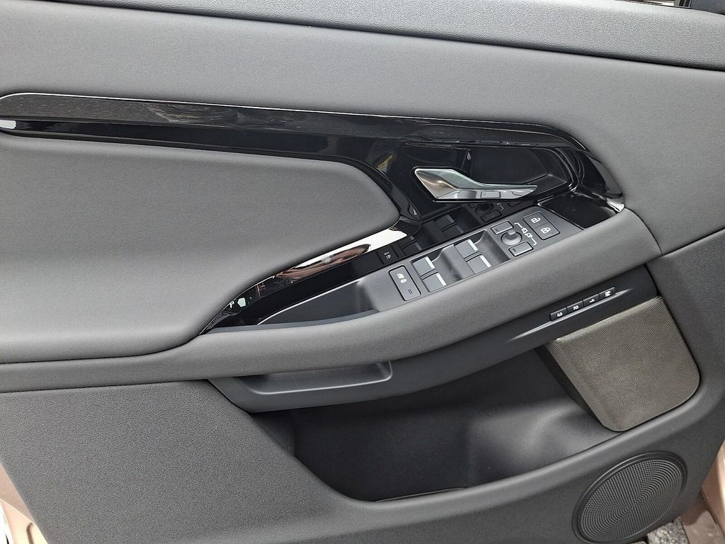 2026 LAND ROVER Range Rover Evoque - photo 10