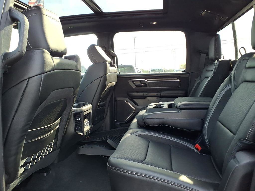 2026 RAM 1500 - photo 18