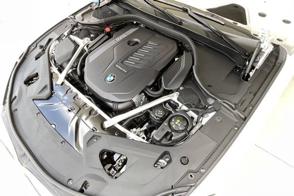 2026 BMW 840i - photo 23