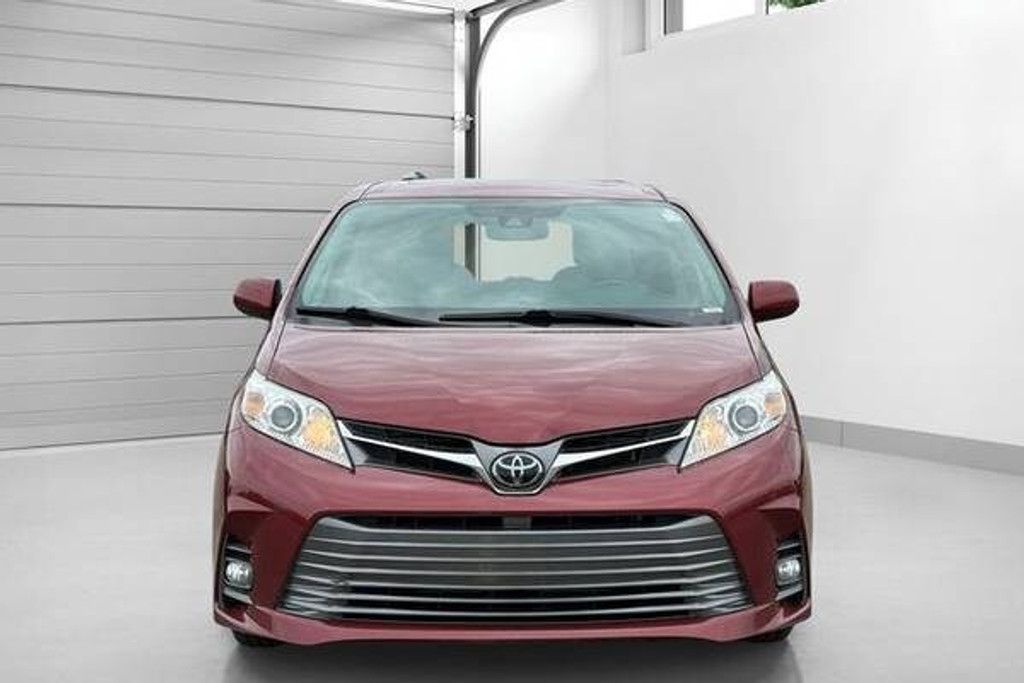 2020 TOYOTA Sienna - photo 2