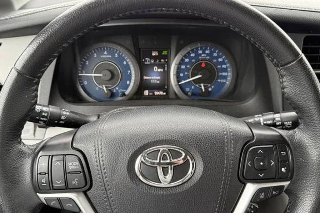 2020 TOYOTA Sienna - photo 16