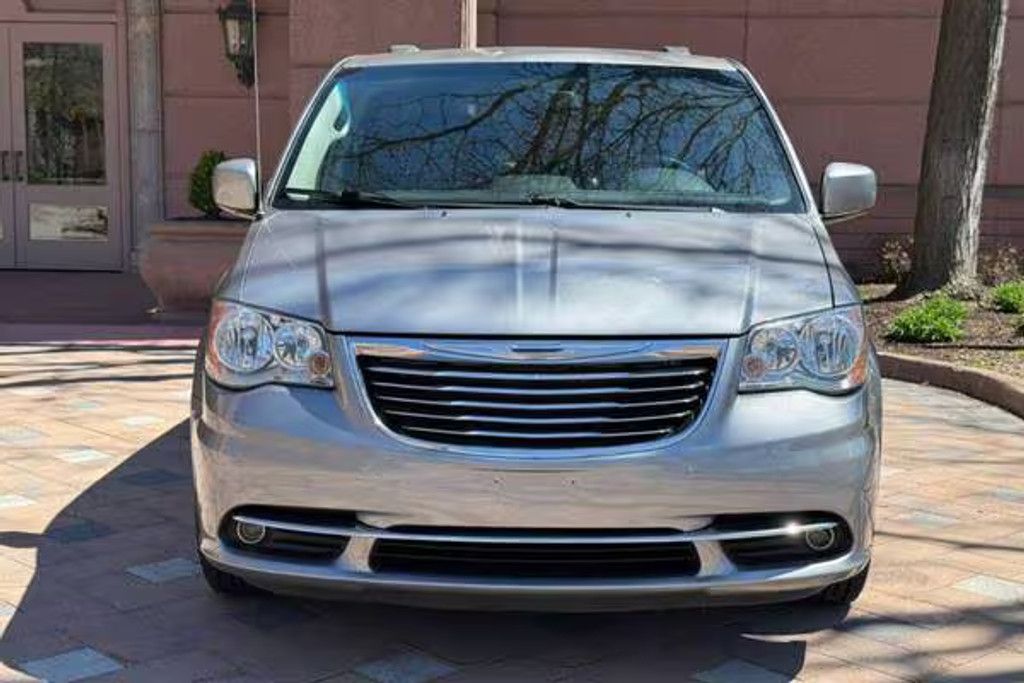 2015 Chrysler Town AND Country Touring