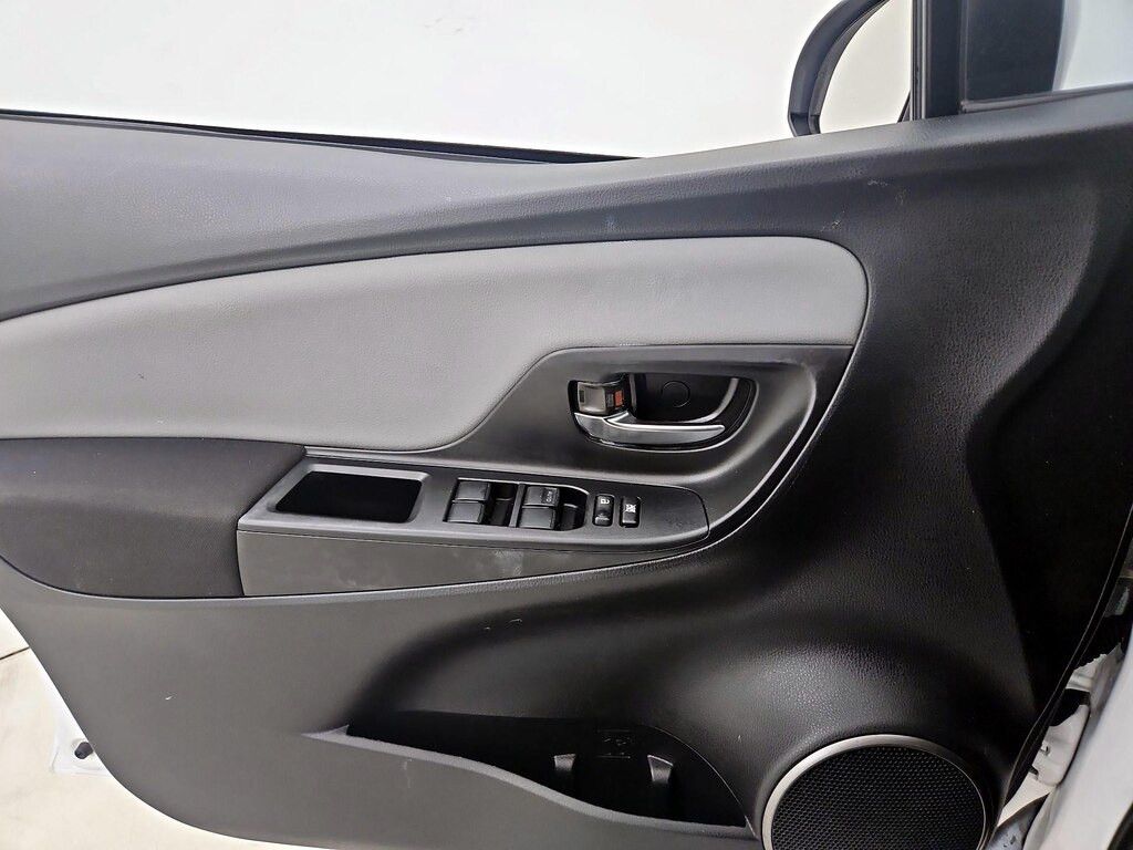 2016 TOYOTA Yaris - photo 12