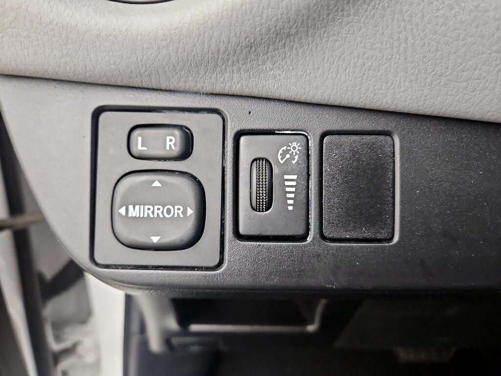 2016 TOYOTA Yaris - photo 13