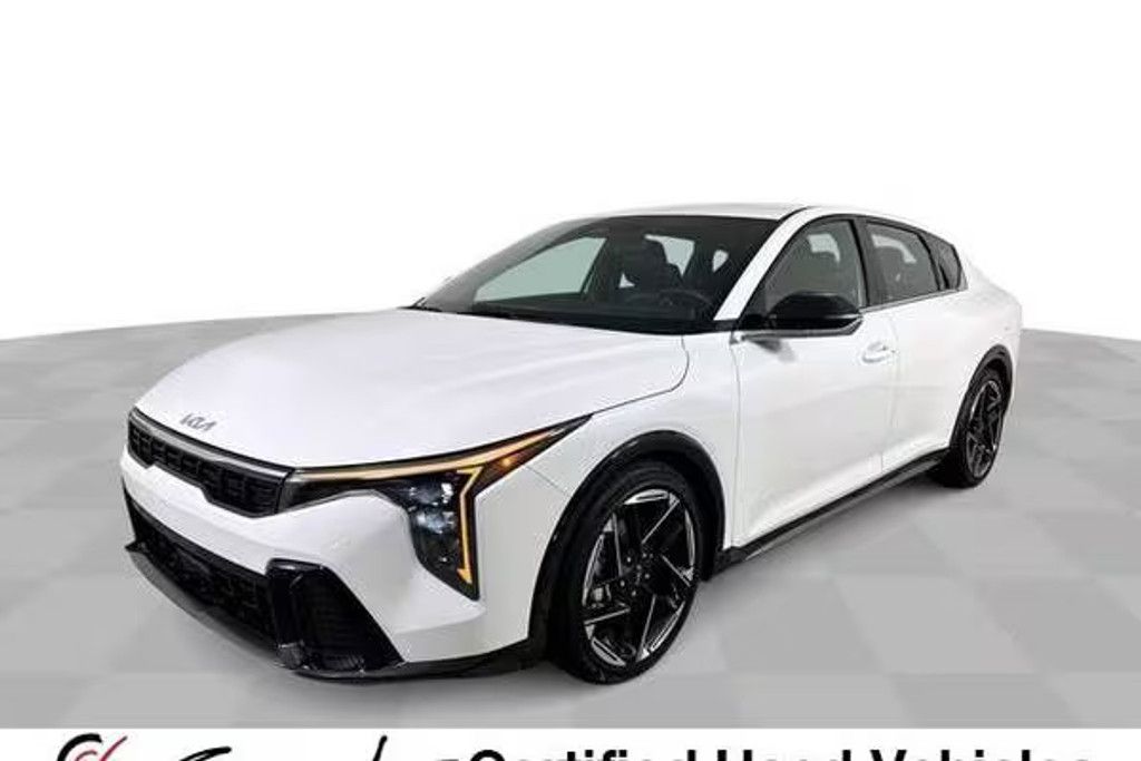 2025 Kia K4 GT Line