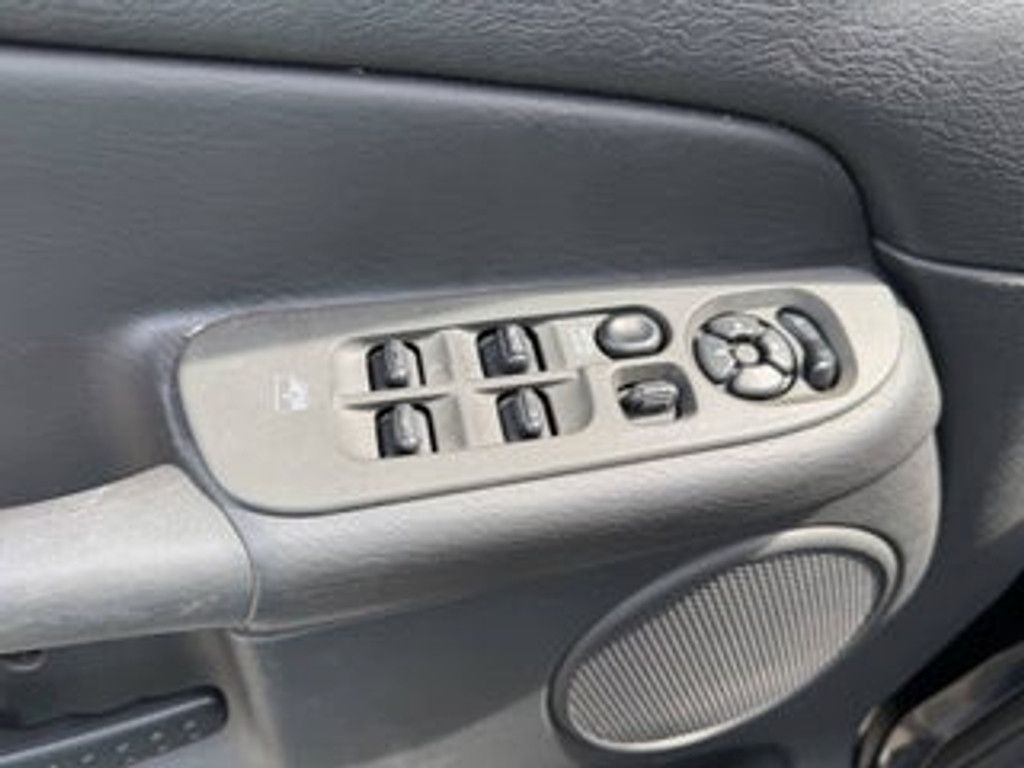 2005 DODGE Ram - photo 36