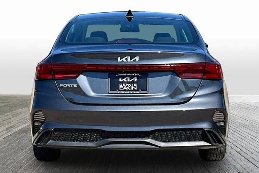 2024 KIA Forte - photo 4