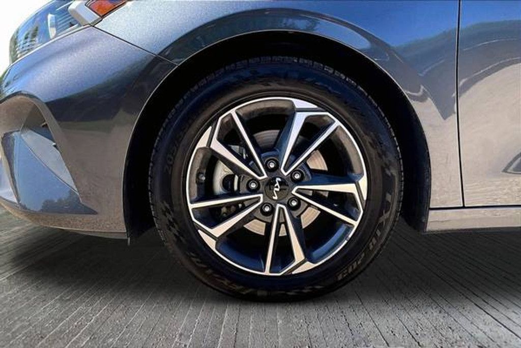 2024 KIA Forte - photo 8