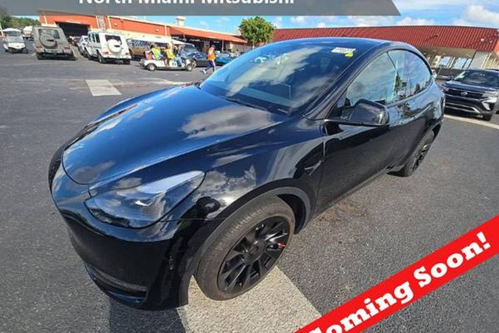 2023 TESLA Model Y - main photo