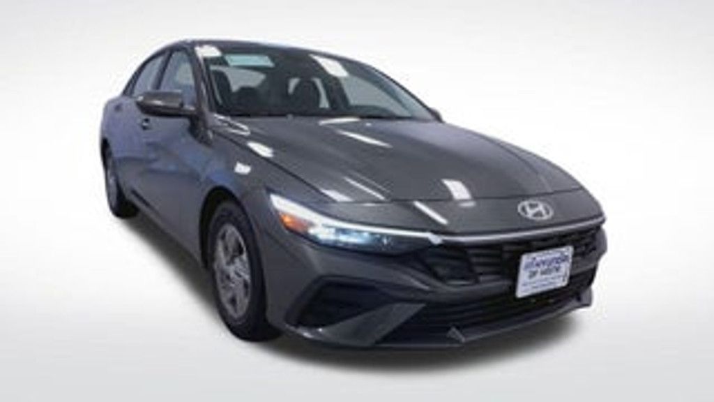 2026 HYUNDAI Elantra - photo 2