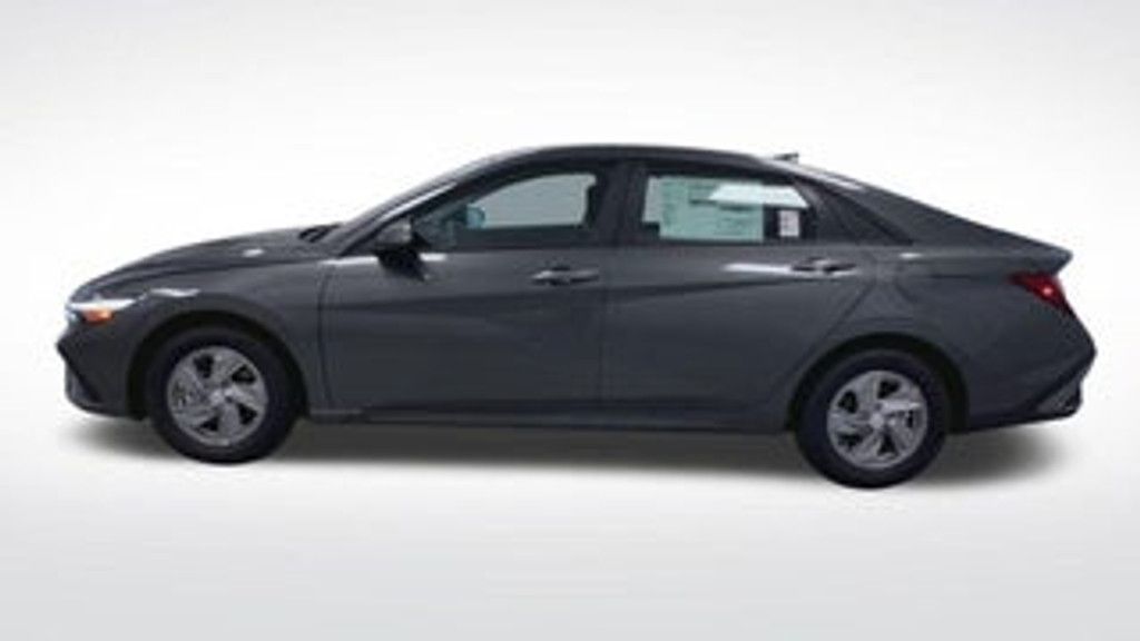 2026 HYUNDAI Elantra - photo 5