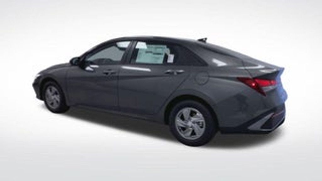 2026 HYUNDAI Elantra - photo 6