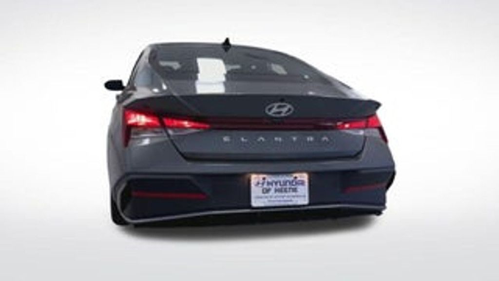 2026 HYUNDAI Elantra - photo 7