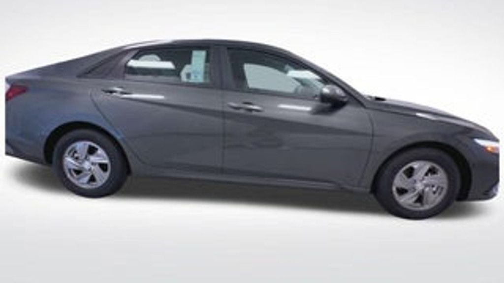 2026 HYUNDAI Elantra - photo 9